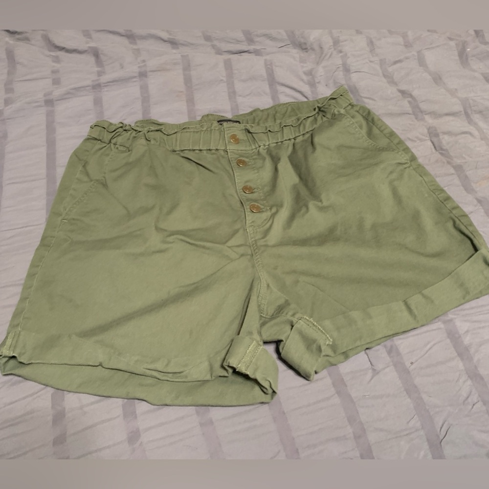 Green Button-Up Shorts Banana Republic